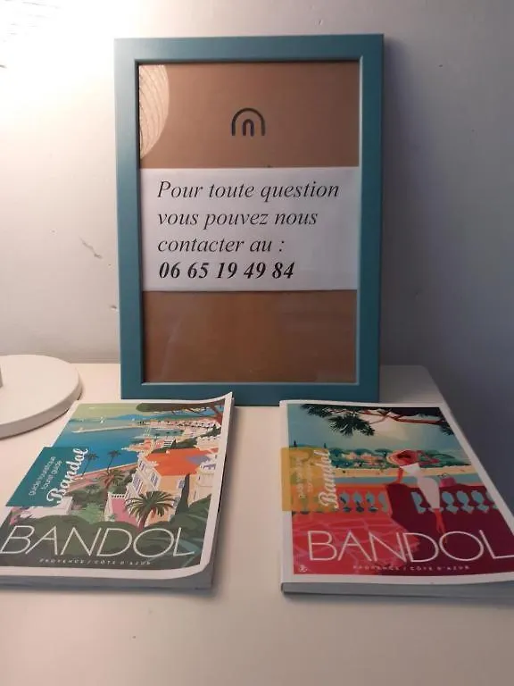Appartement Vue Mer: Terrasse Panoramique et Confort Bandol
