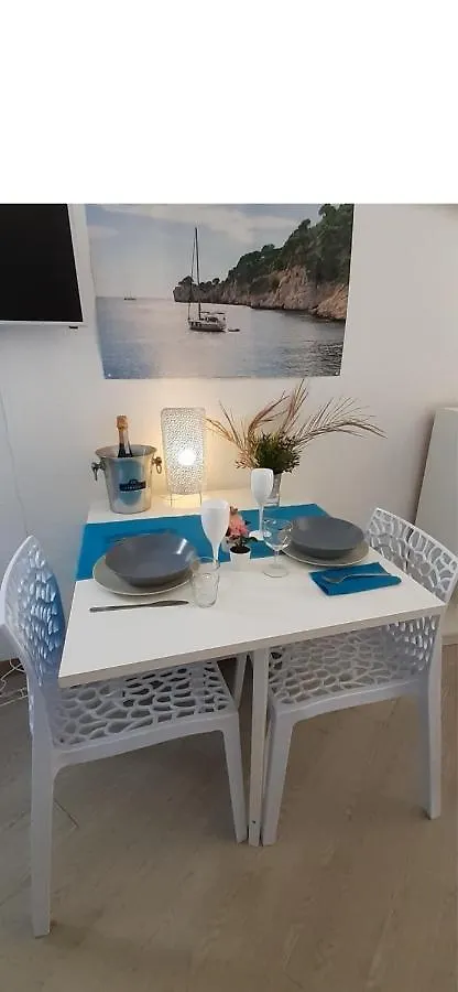 Appartement Vue Mer: Terrasse Panoramique et Confort Bandol 0*,